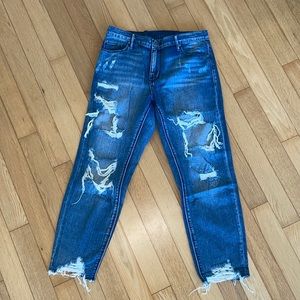 Boyfriend jeans with rips